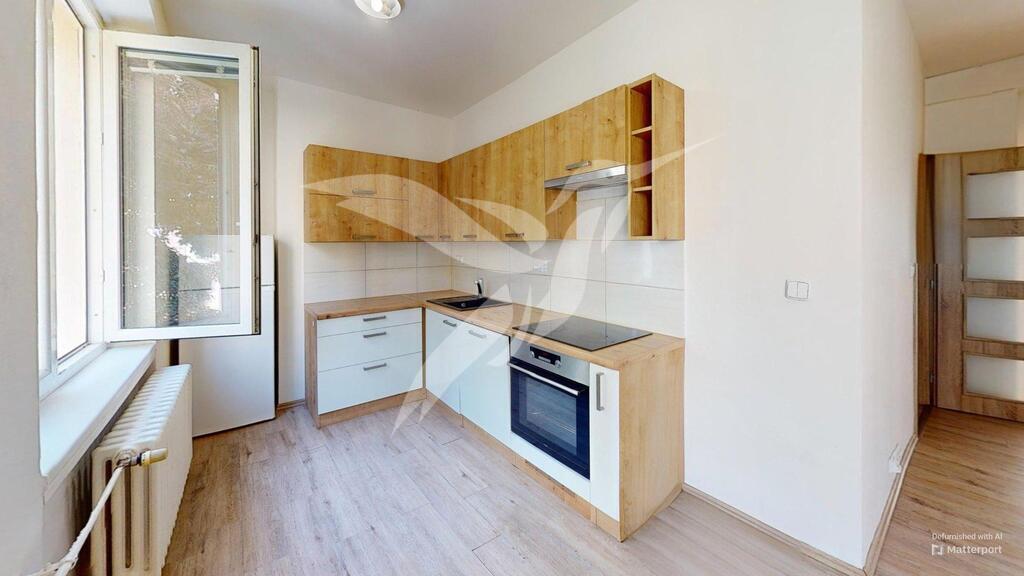Byt-c-6-Na-Celchu-12-Plzen-Kitchen-Defurnished.jpg