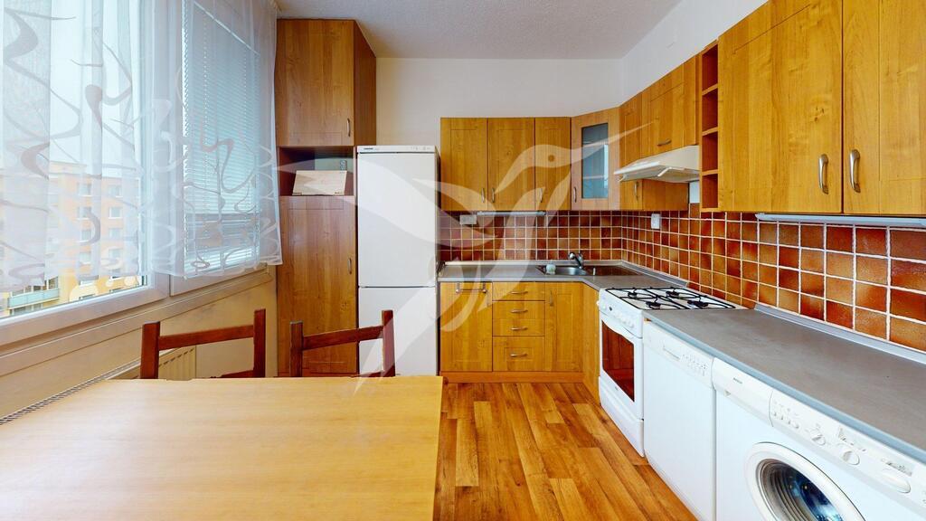 Byt-c-24-Nyranska-16-Plzen-Kitchen.jpg