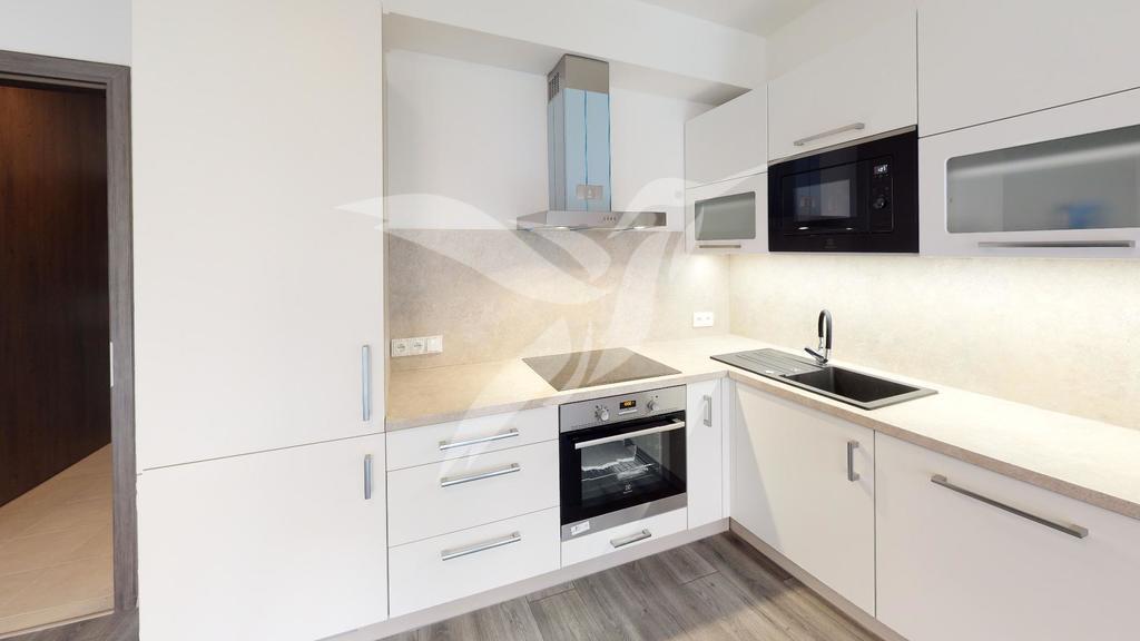 Byt-1kk-Plzen-Zluticka-ulice-Kitchen.jpg