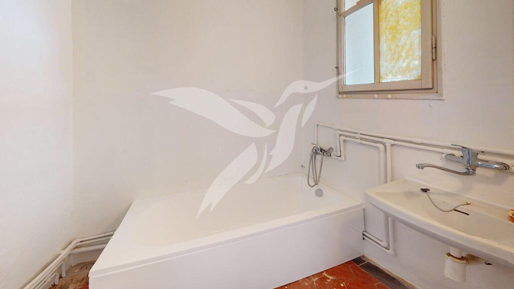 Byt-3kk-Stanicni-33-Plzen-Bathroom.jpg