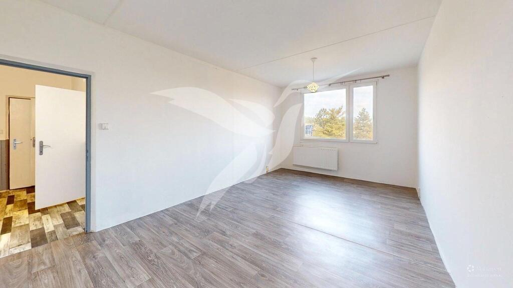 Byt-c-7-Serikova-902-Tremosna-Bedroom-Defurnished.jpg