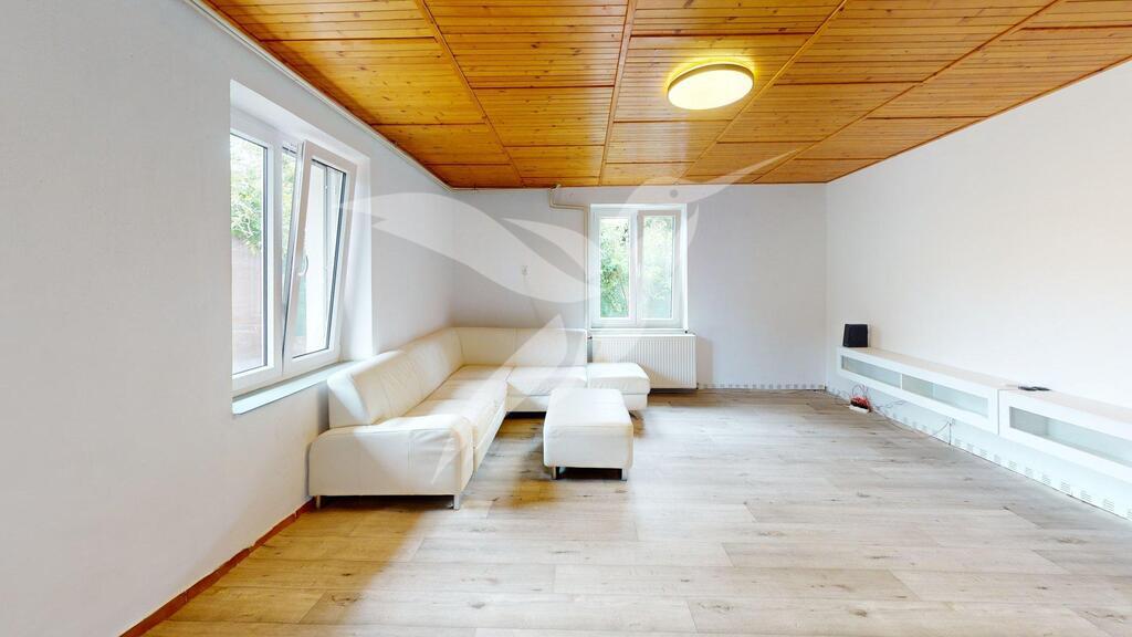 Byt-c2-41Visky-2Visky-Living-Room.jpg