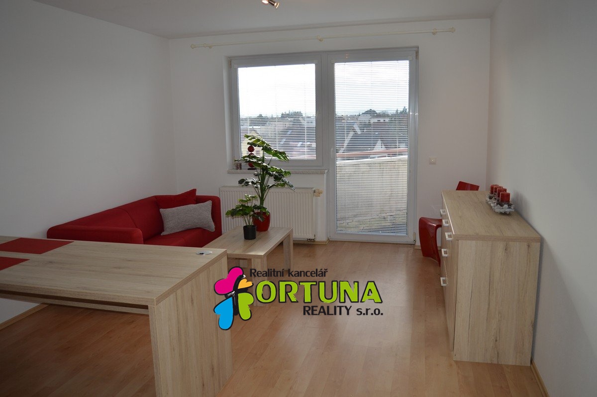 Obývací pokoj s kuch. koutem