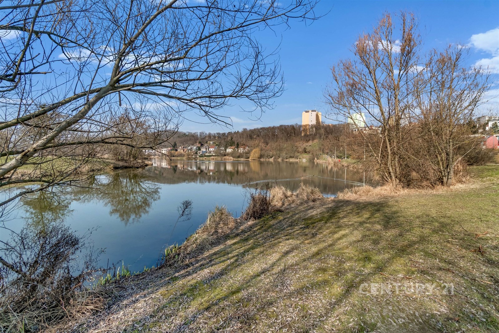 Kyjský rybník je ideální na procházky nebo výlety na kole.