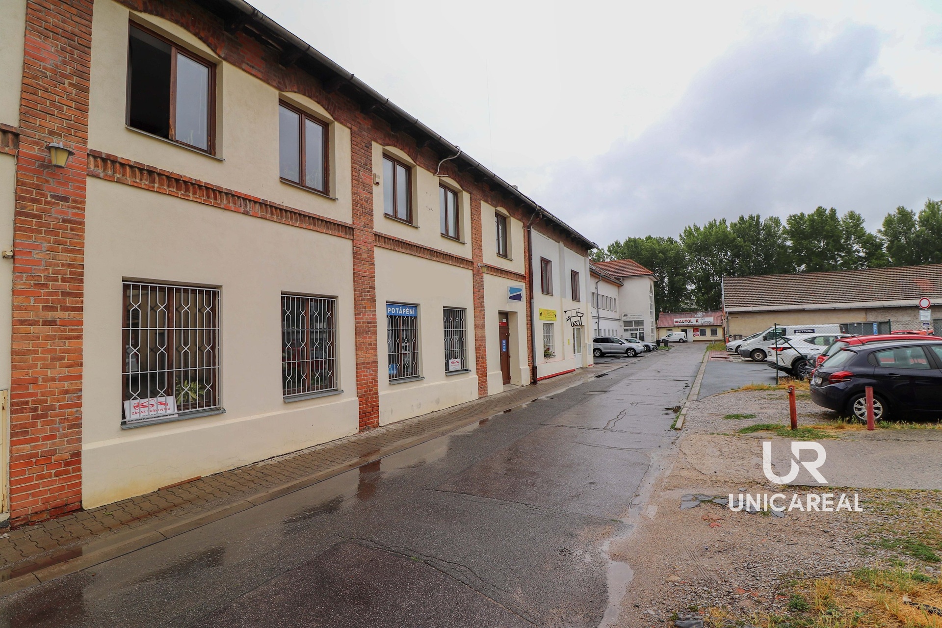 Pronánej komerce, Brno, Dukelská třída (11)