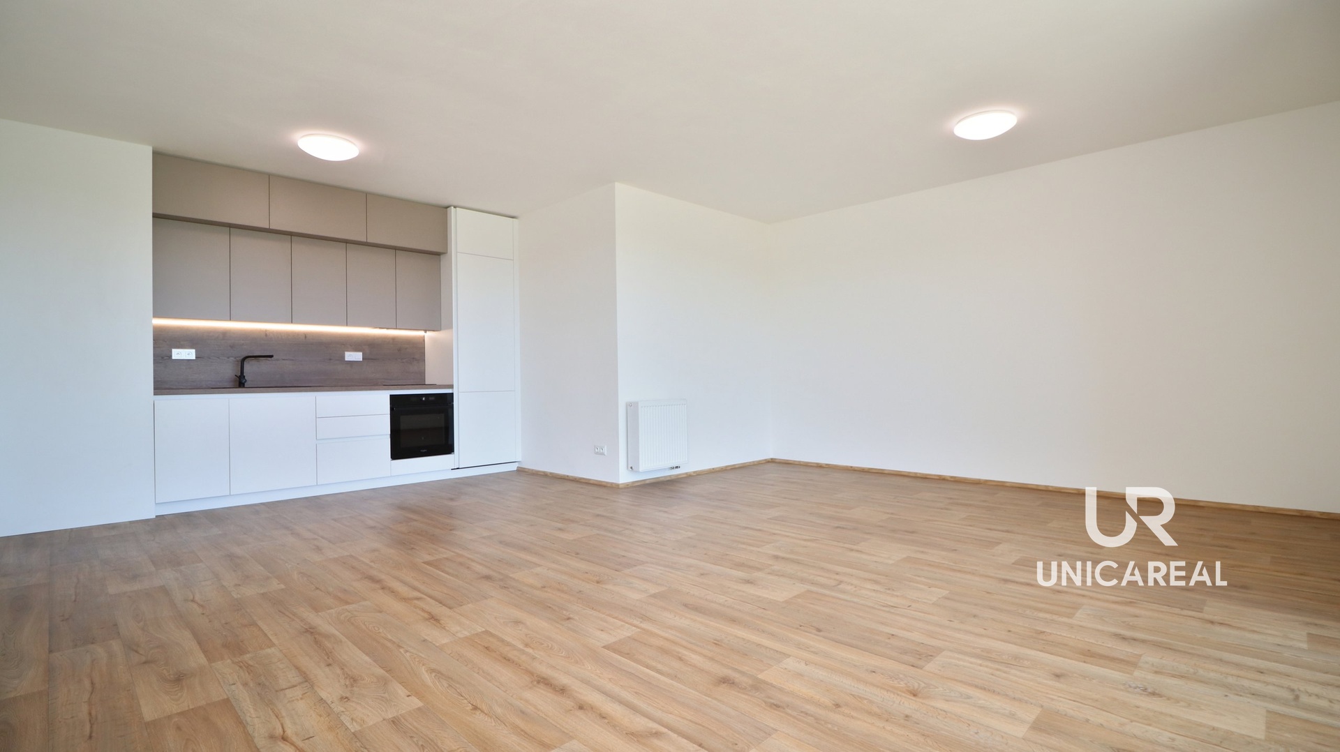 Pronájem bytu 1+kk, Brno-Horní Heršpice, ulice Řepová, obývací pokoj 2