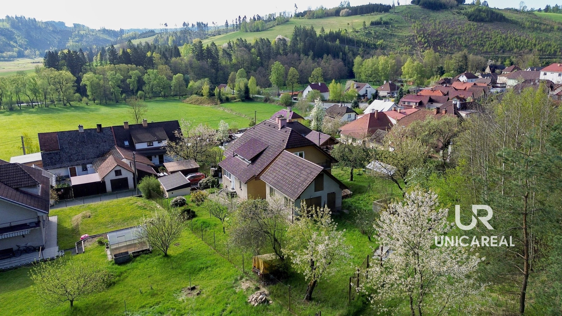 Prodej RD Dalečín, Vysočina, pohled dům a krajina
