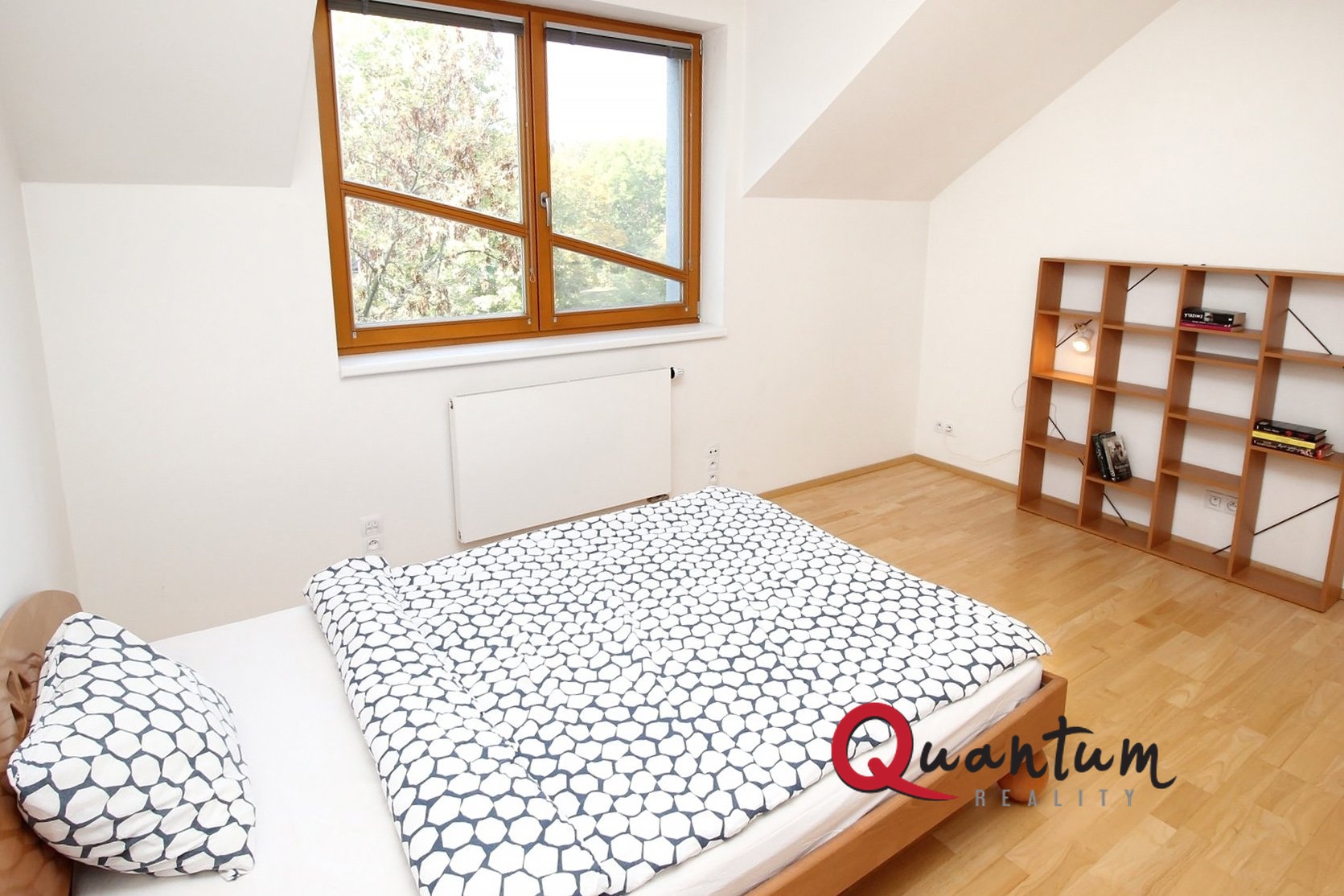 pronajem-bytu-3-kk-s-pracovnou-99-m2-terasa-12-m2-
