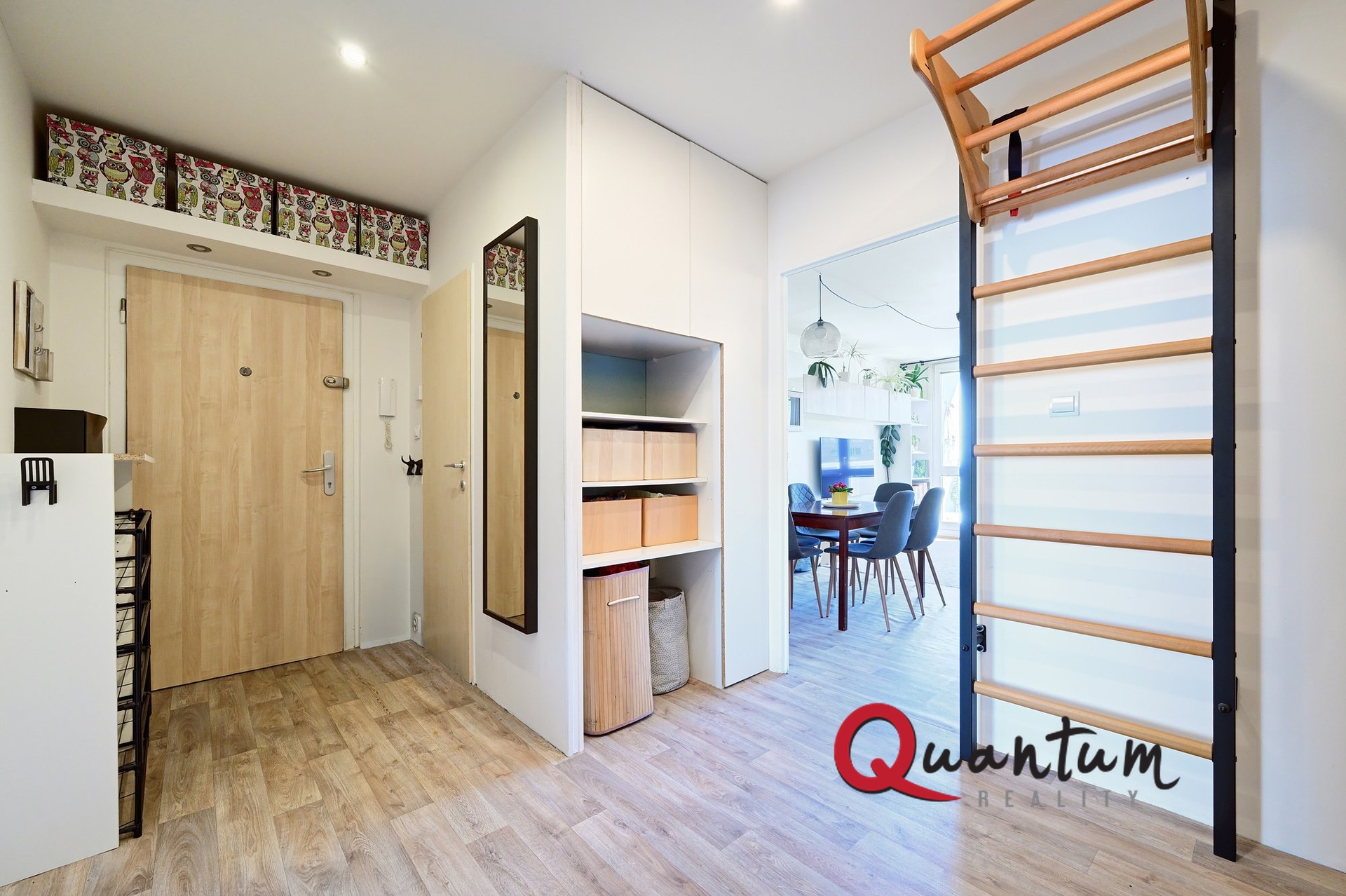 DSC_8329_00001And3more_Fusion-Interior