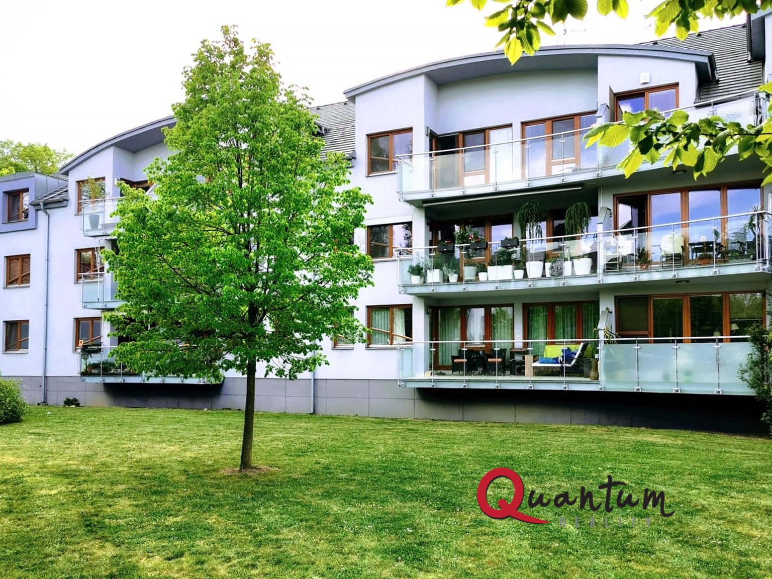 pronajem-bytu-4-kk-99-m2-terasa-12-m2-garaz-praha-