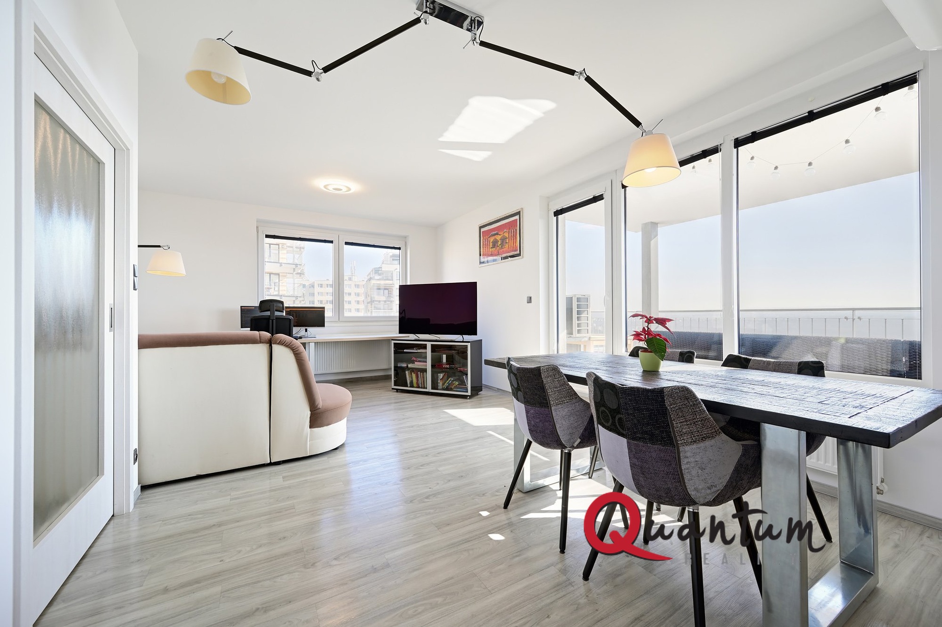 DSC_4752_00001_3_00001_4_00001_5_00001_x