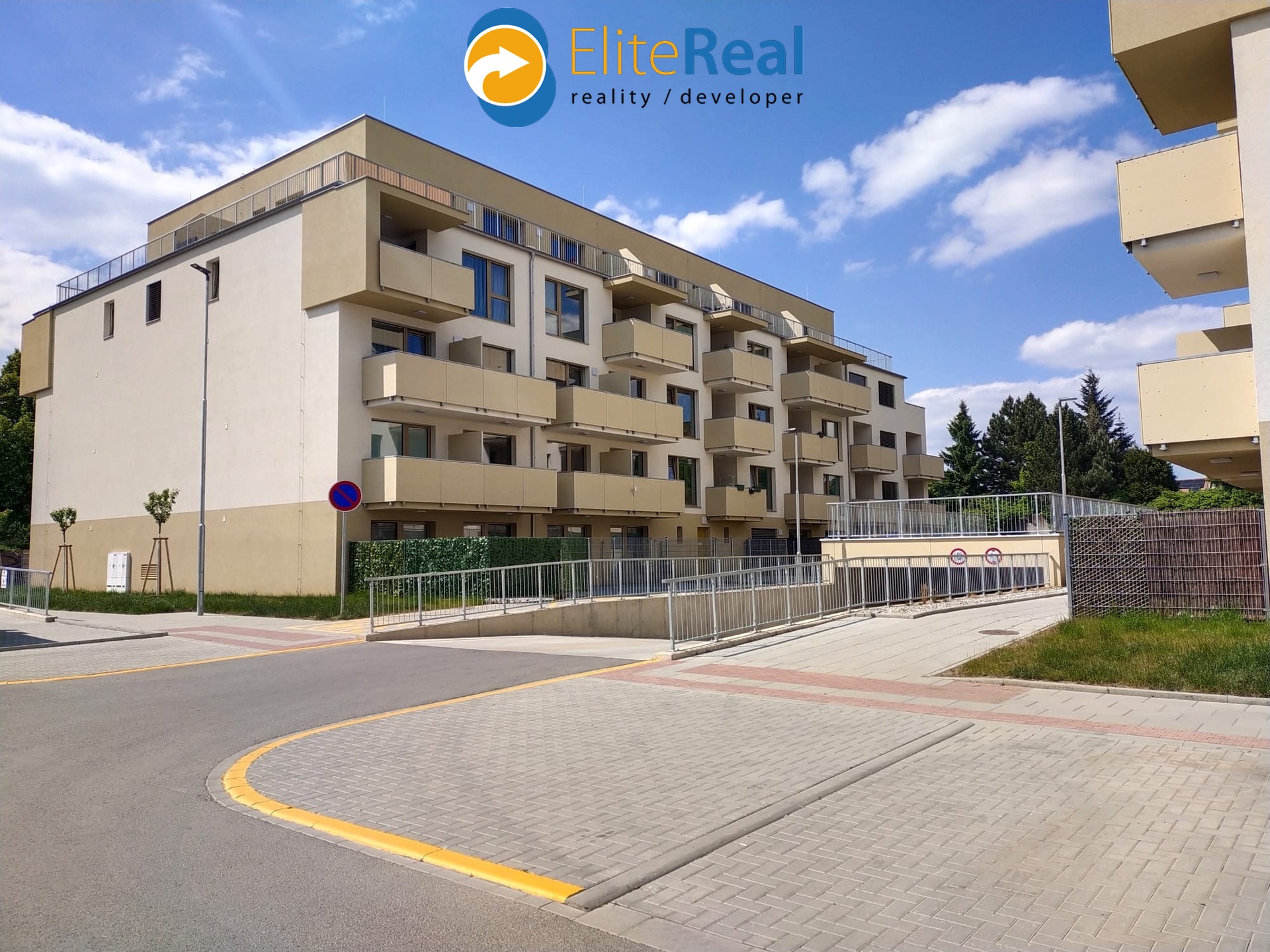 ad7b429b-0bc8-4c19-970f-02a911fb8444