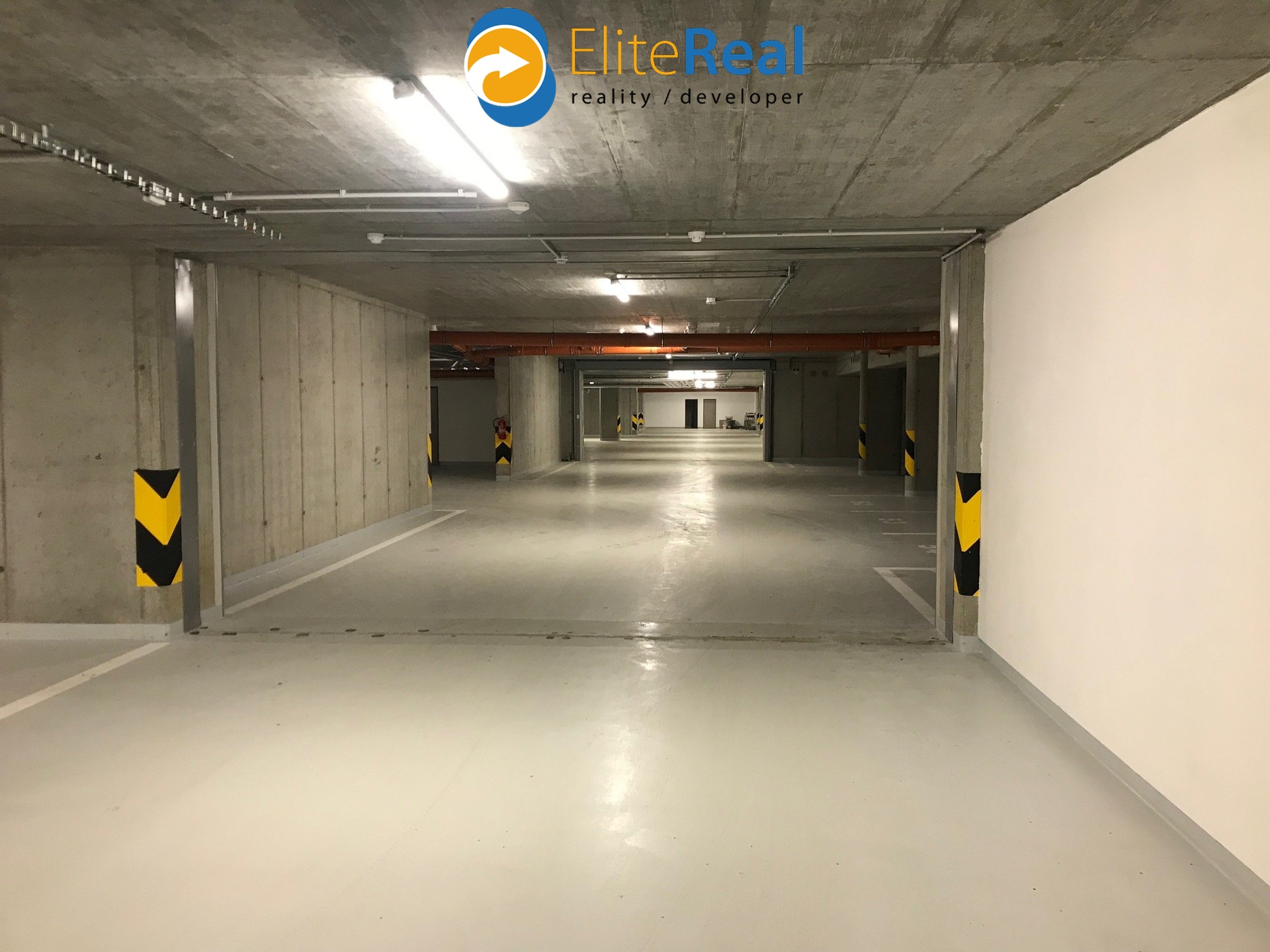 Foto_10_pronajem_garaze_Fristenskeho_Gadourek