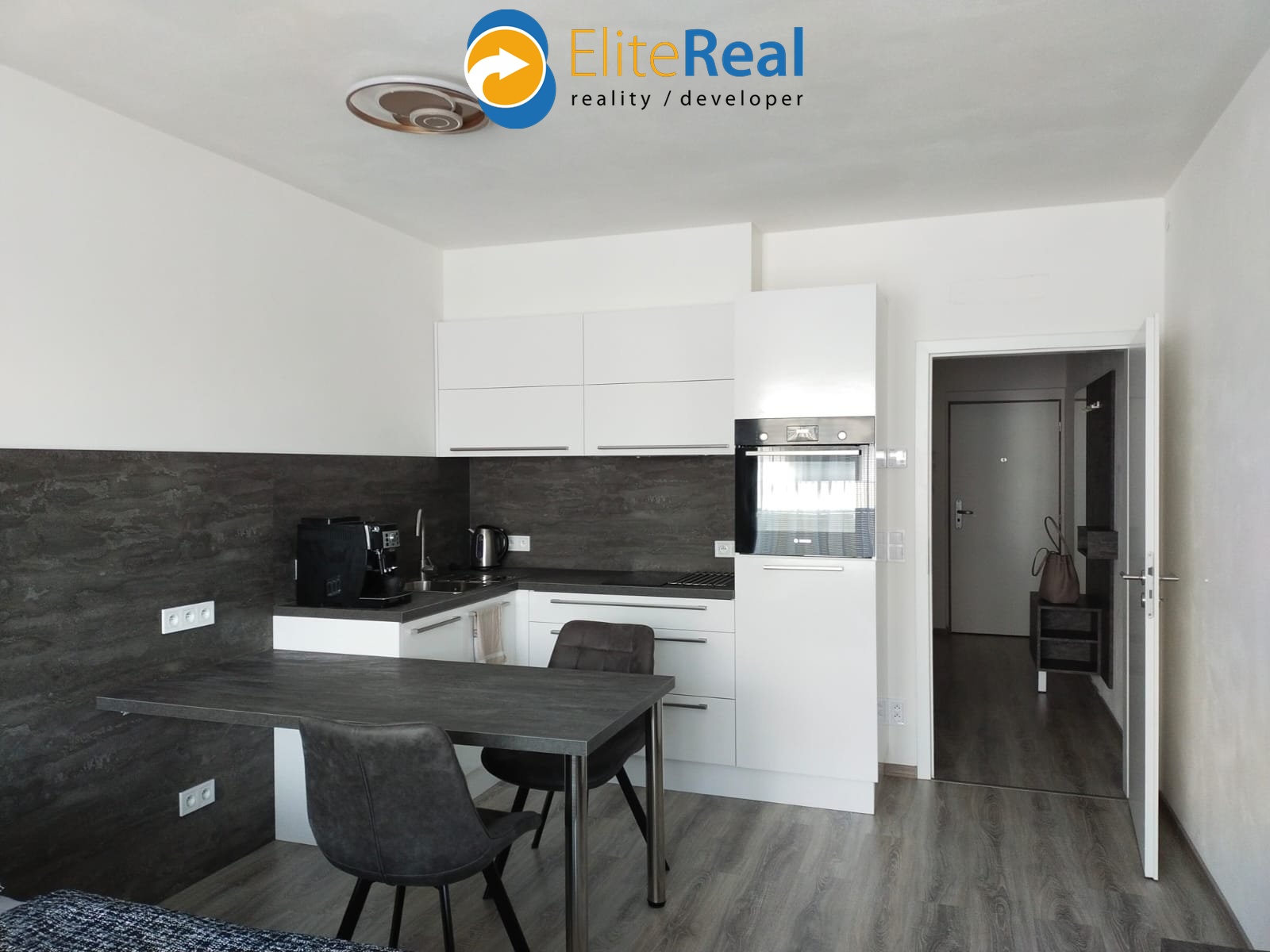 9ebb5552-9f20-4d60-a498-66f251cdf006