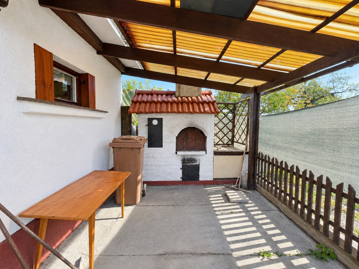 Pergola 2.jpg