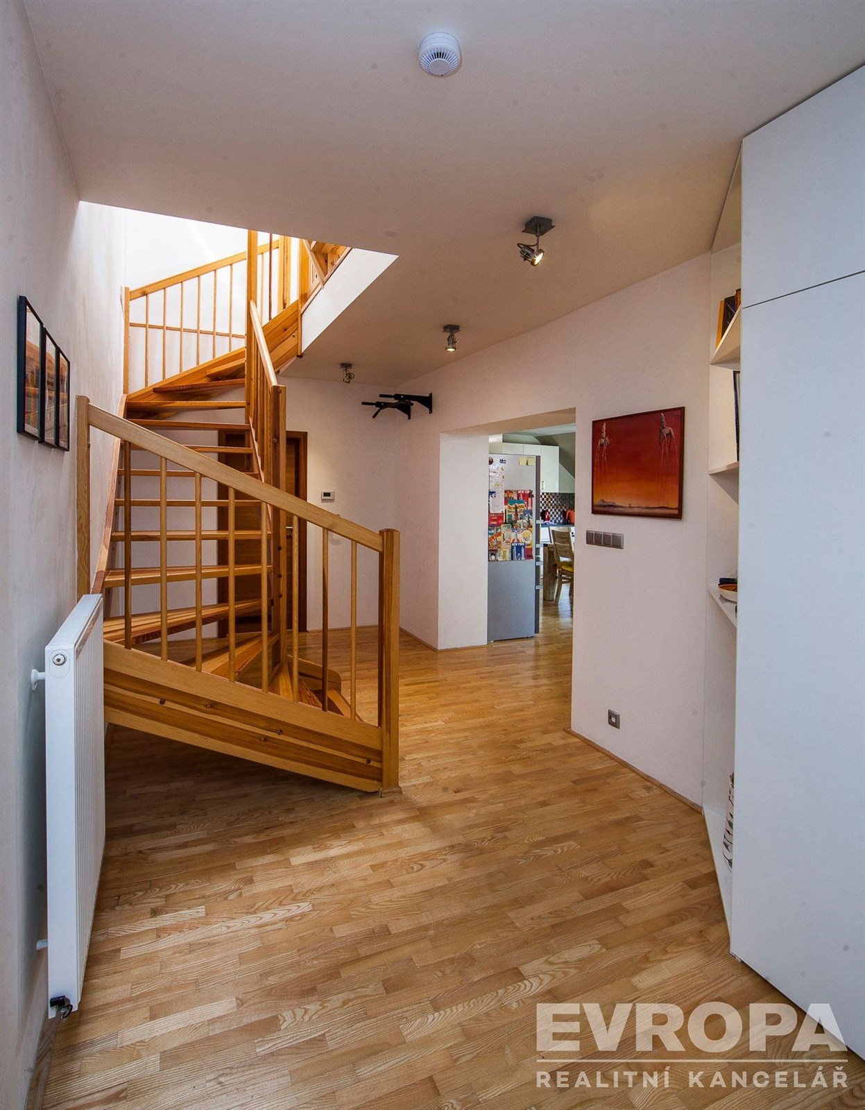 Pohled od vstupních dvěří