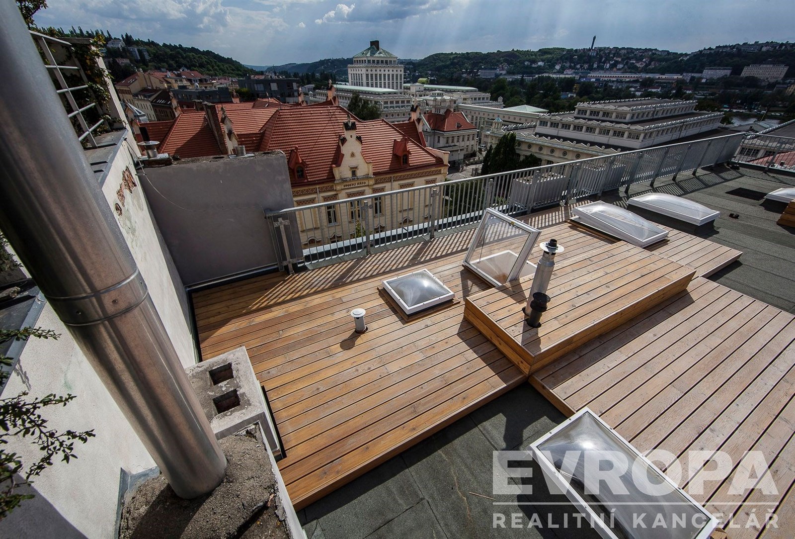 Pohled z horní terasy