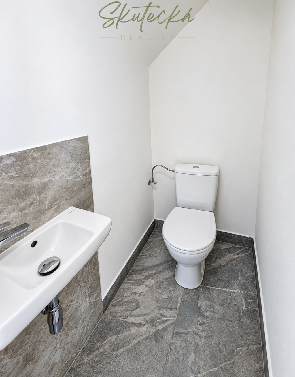 Samostatné WC v mezonetu