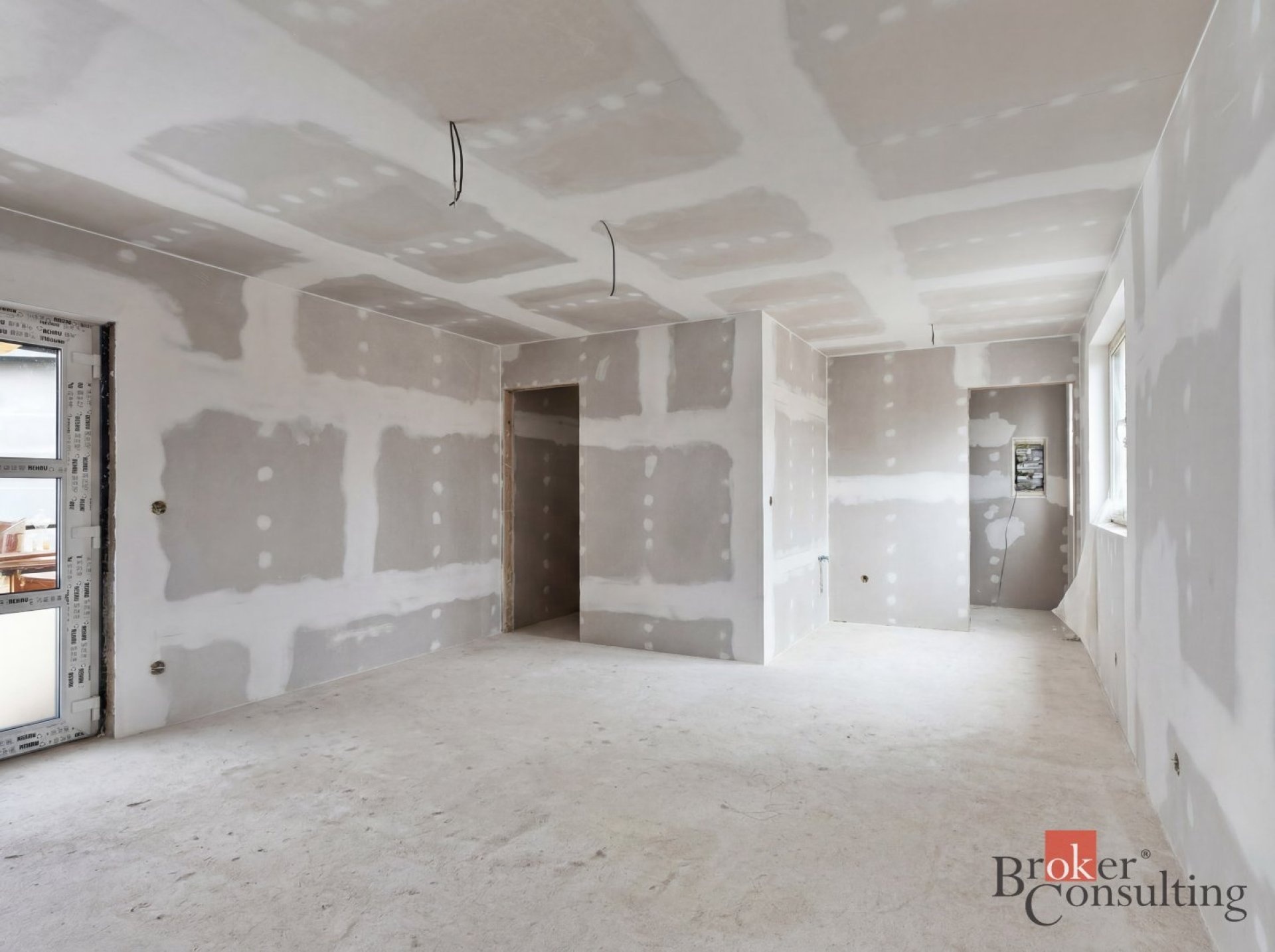 84317-896903