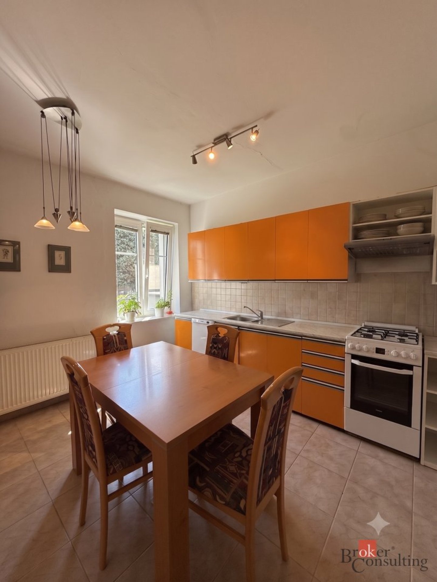 Pronájem bytu 4+1 107 m² – pohled 2