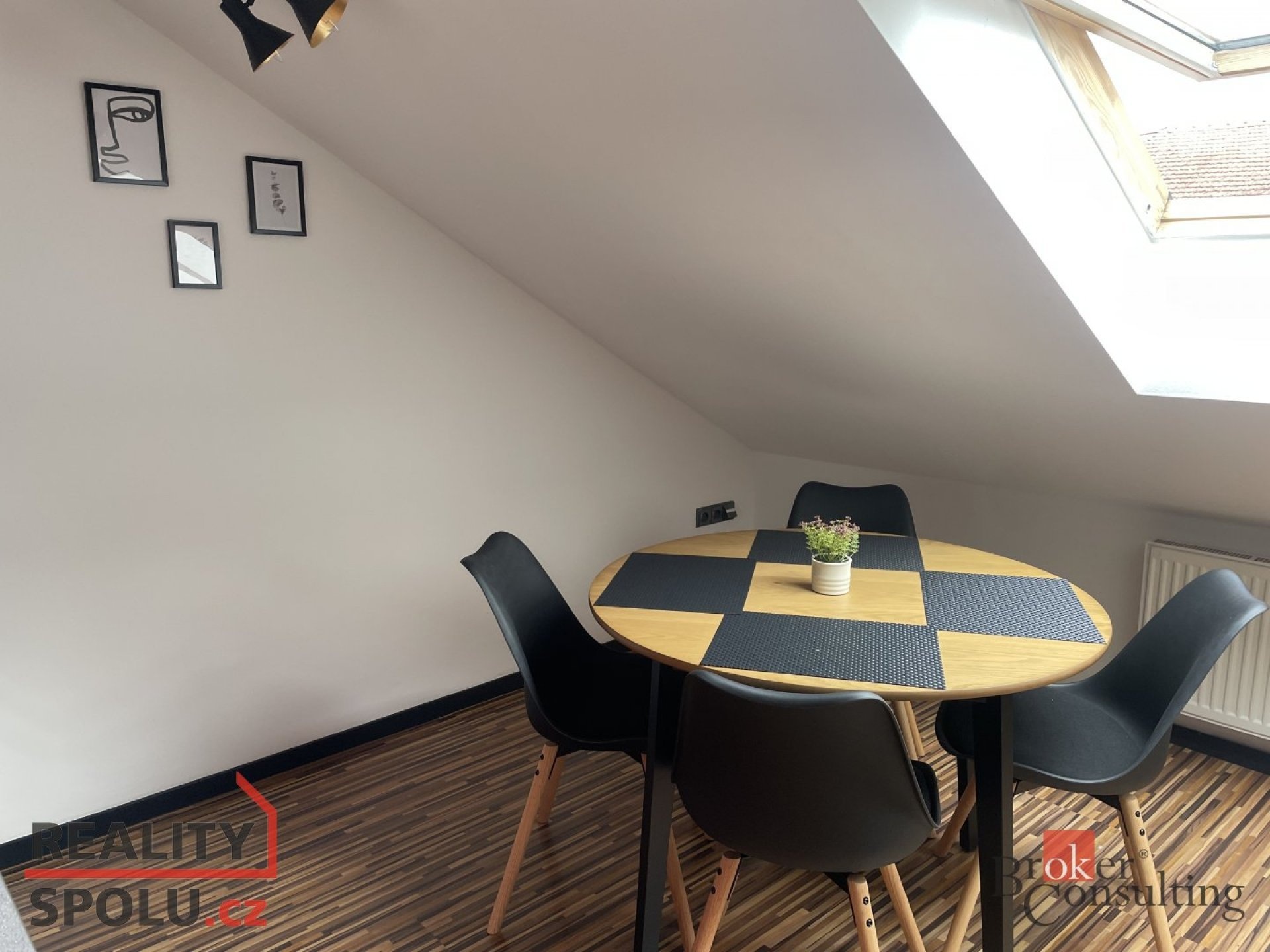 Pronájem rodinného domu Jičín 14 000 Kč za měsíc, foto 2