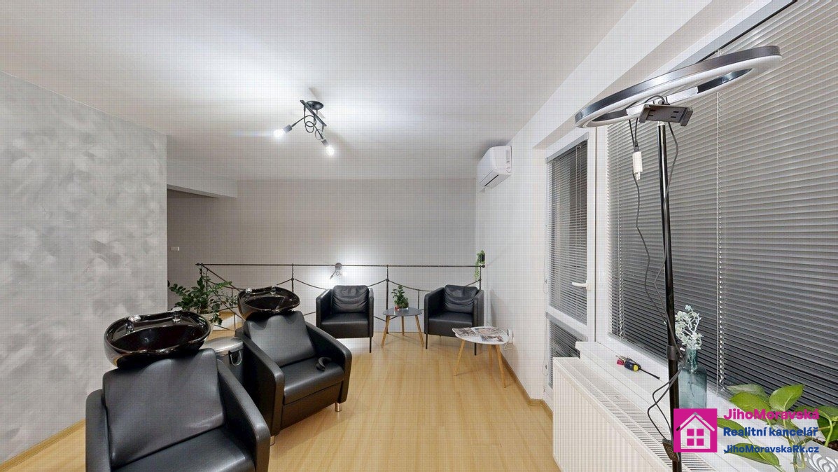 N _ kadeřnické křeslo _ Břeclav - 3