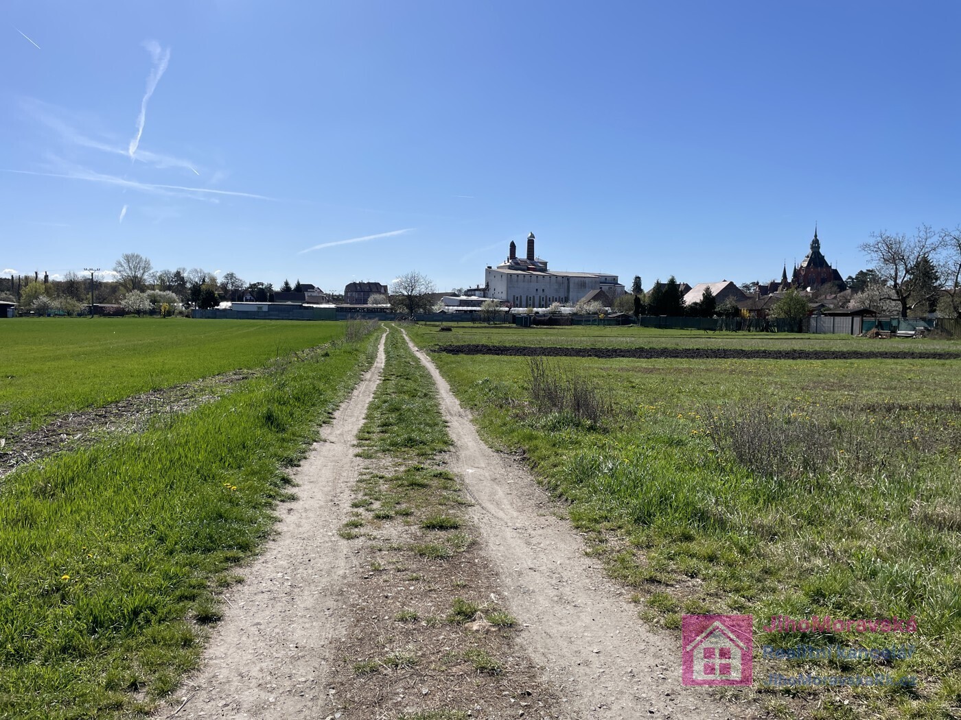 P _ pozemek, Poštorná _ 1.JPG