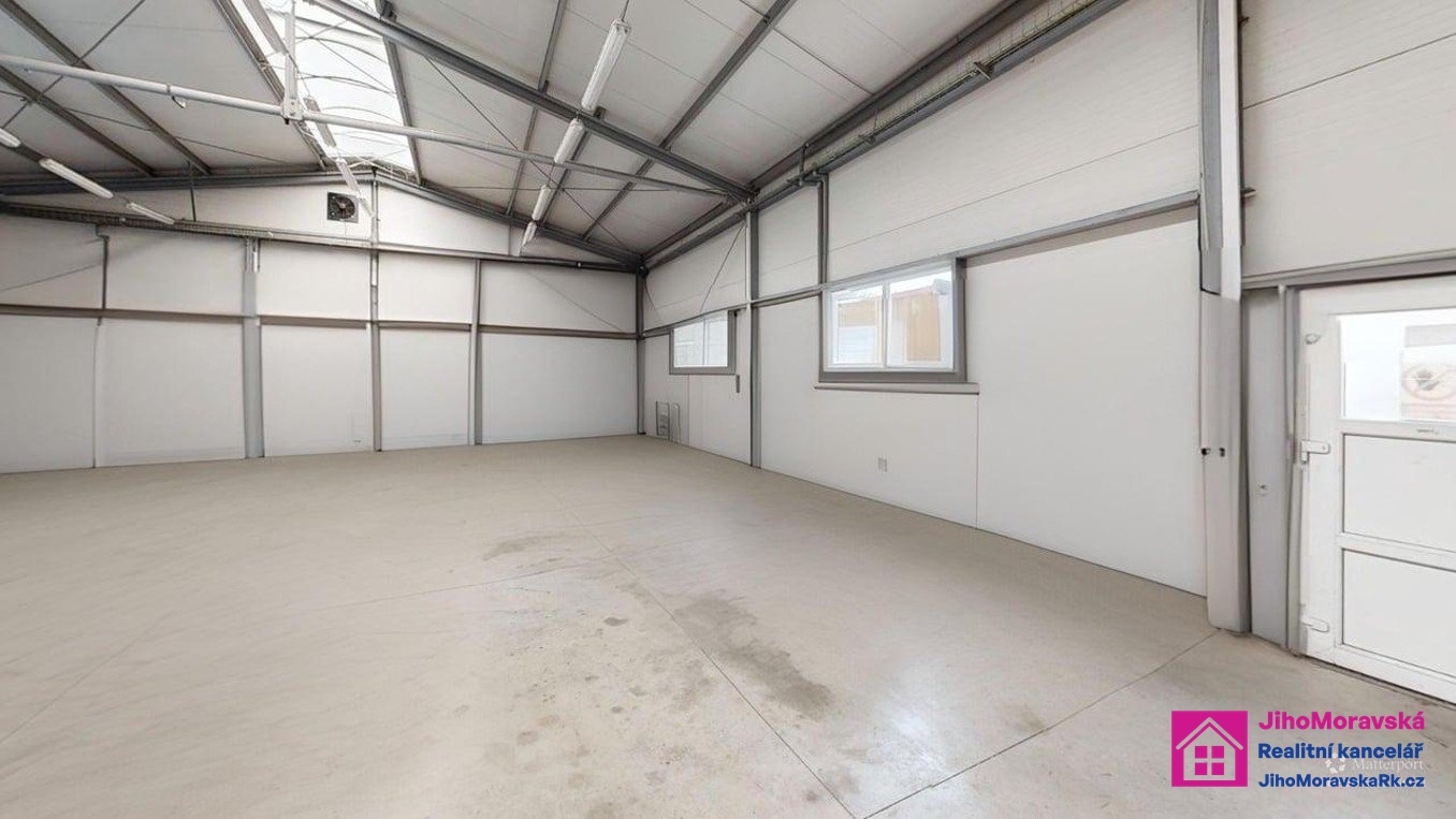 N _ hala, Hodonín _ 4