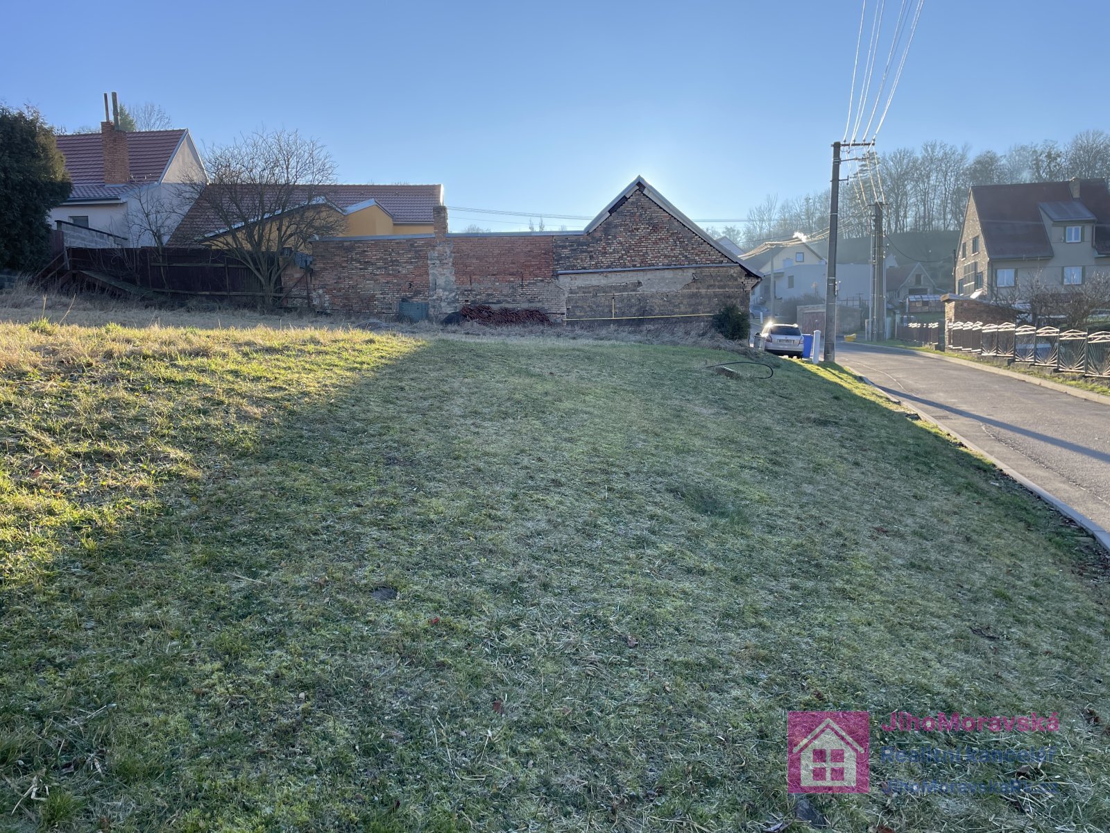 Pozemek pro bydlení s vydaným stavebním povolením