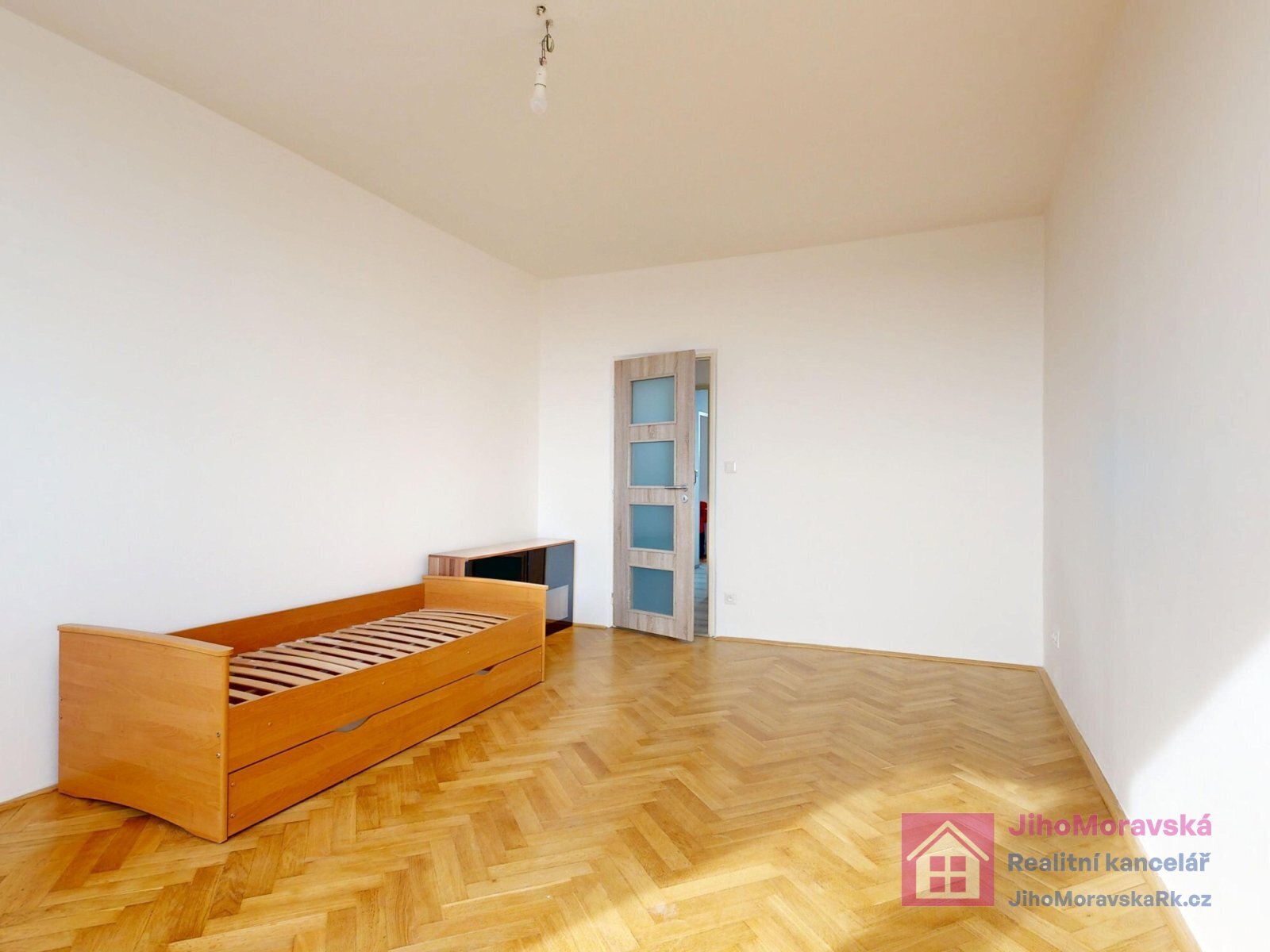 BJ 3+1, Milénova _ 9.jpg