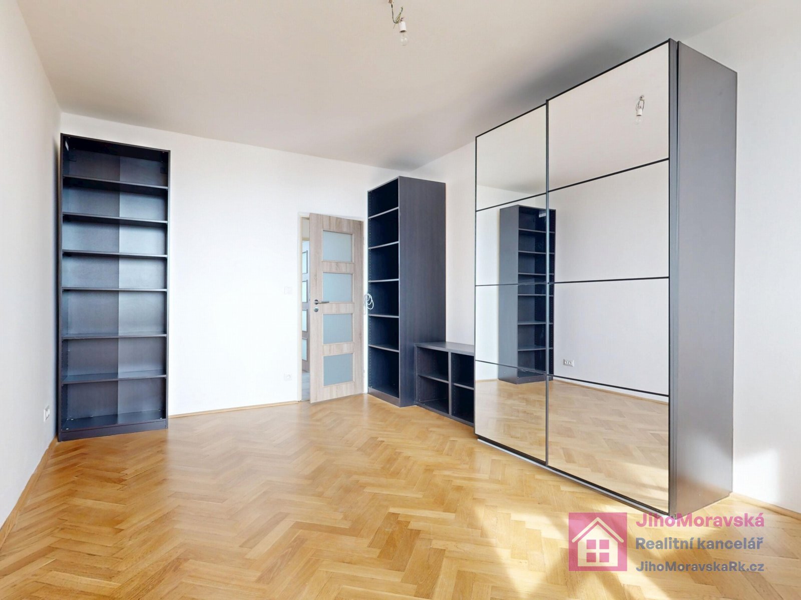 BJ 3+1, Milénova _ 3.jpg