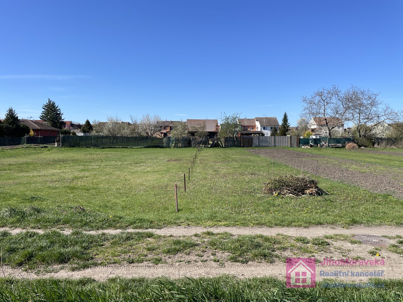 P _ pozemek, Poštorná _ 2.JPG