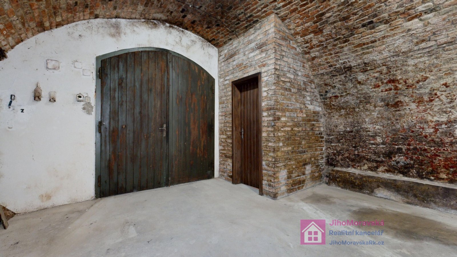 foto _ Vinný sklep, V.B _ 13.jpg