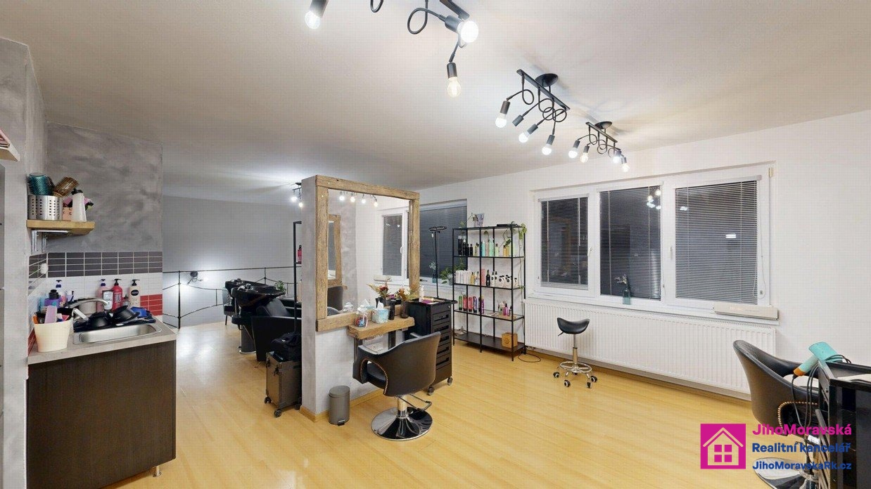 N _ kadeřnické křeslo _ Břeclav - 1