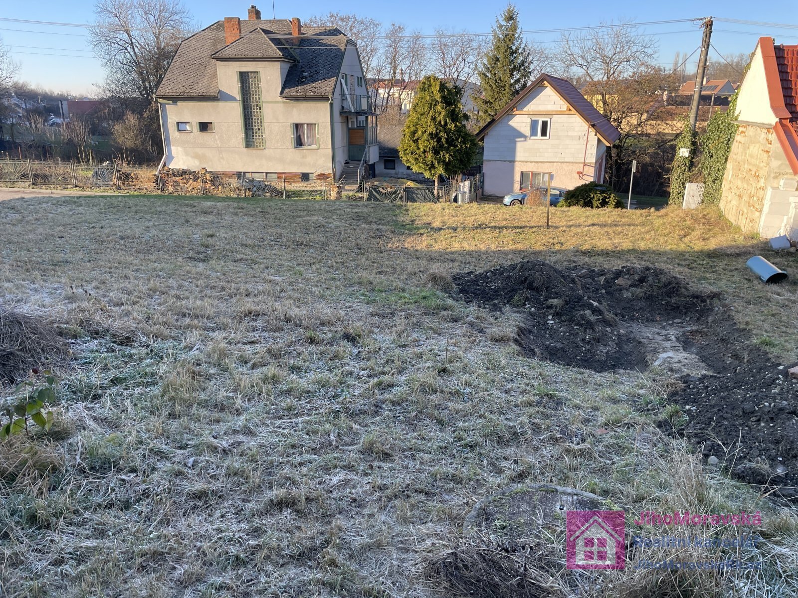 Pozemek pro bydlení s vydaným stavebním povolením