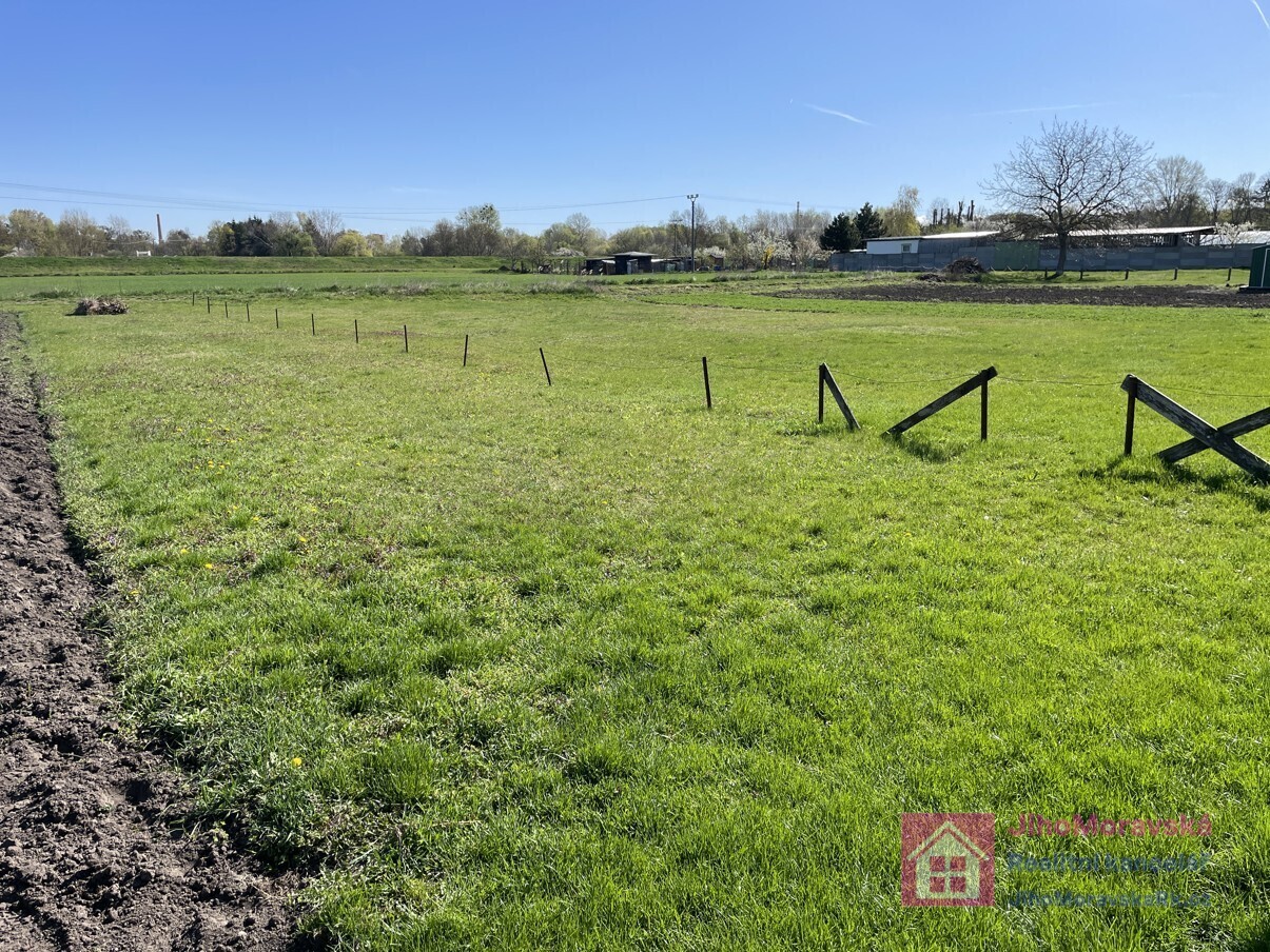 P _ pozemek, Poštorná _ 5.JPG