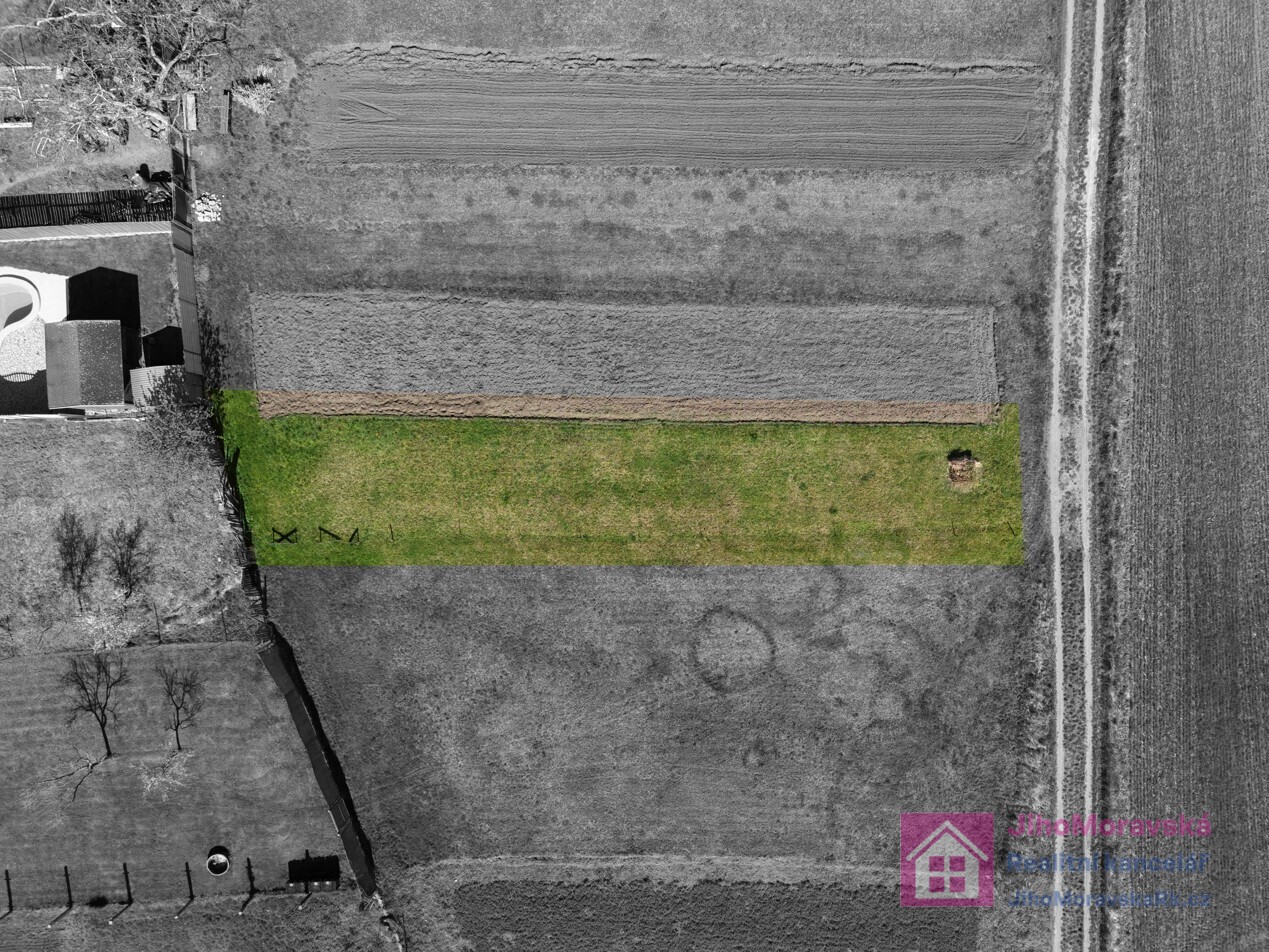 Dron _ P _ pozemek, Poštorná _ 3 _ Ú.jpg