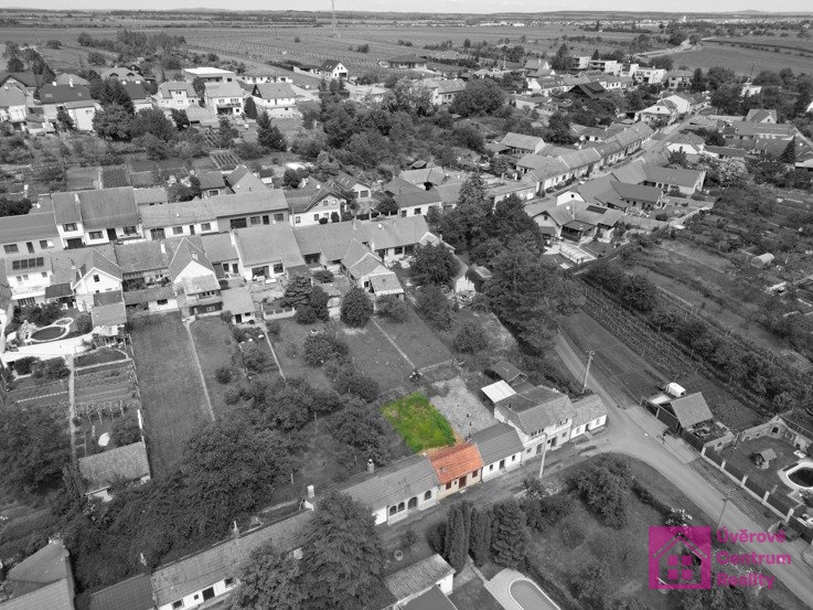 Dron _ vinný sklep, Týnec _ 2 _ U