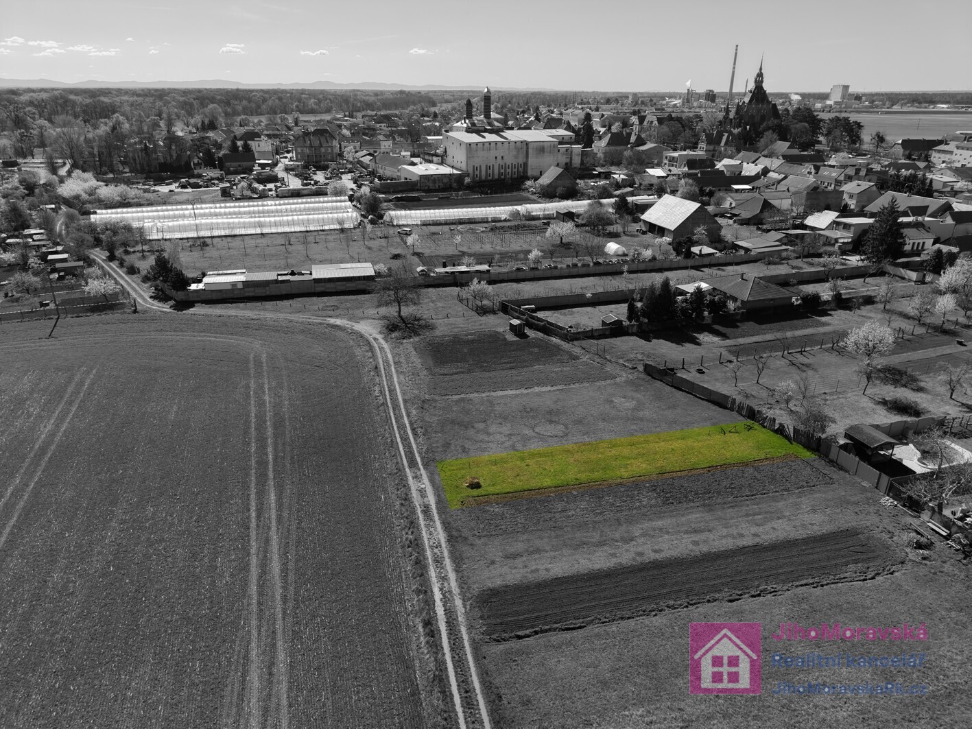 Dron _ P _ pozemek, Poštorná _ 5 _ Ú.jpg