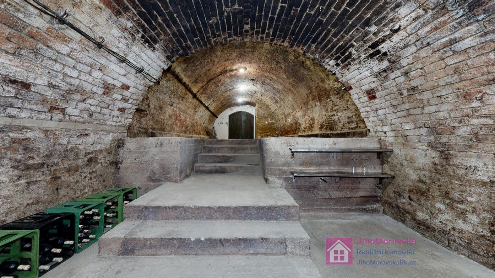 foto _ Vinný sklep, V.B _ 21.jpg