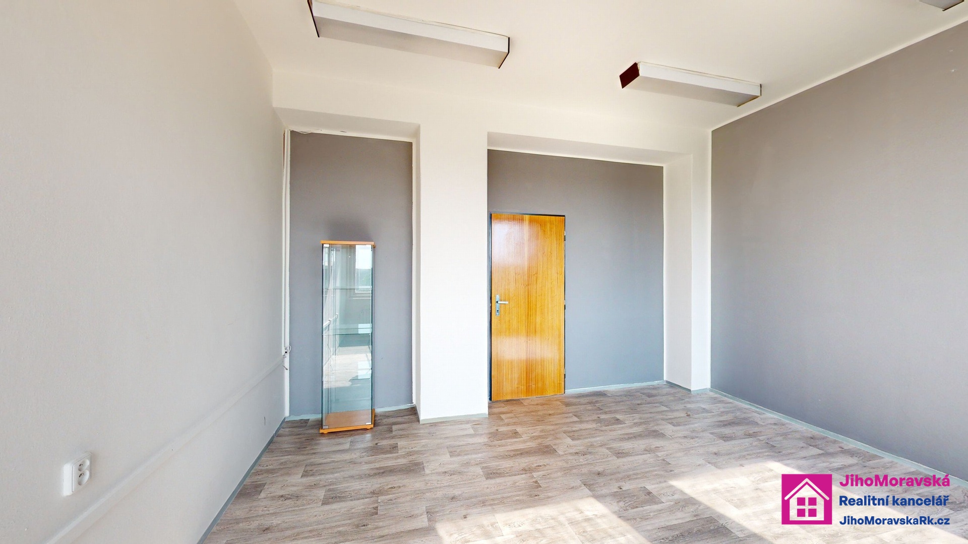 jedna kancelář _ 7