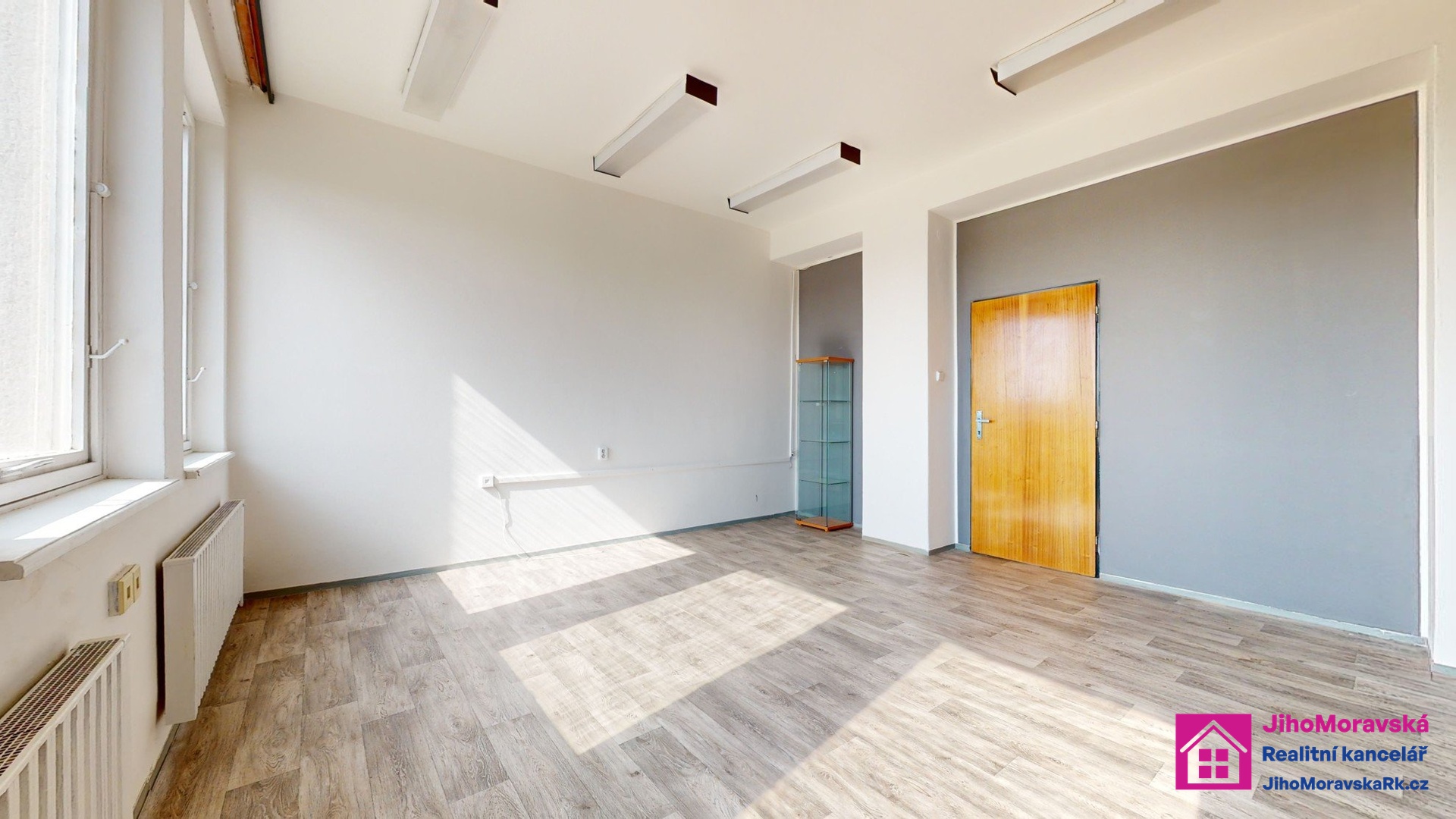 jedna kancelář _ 8