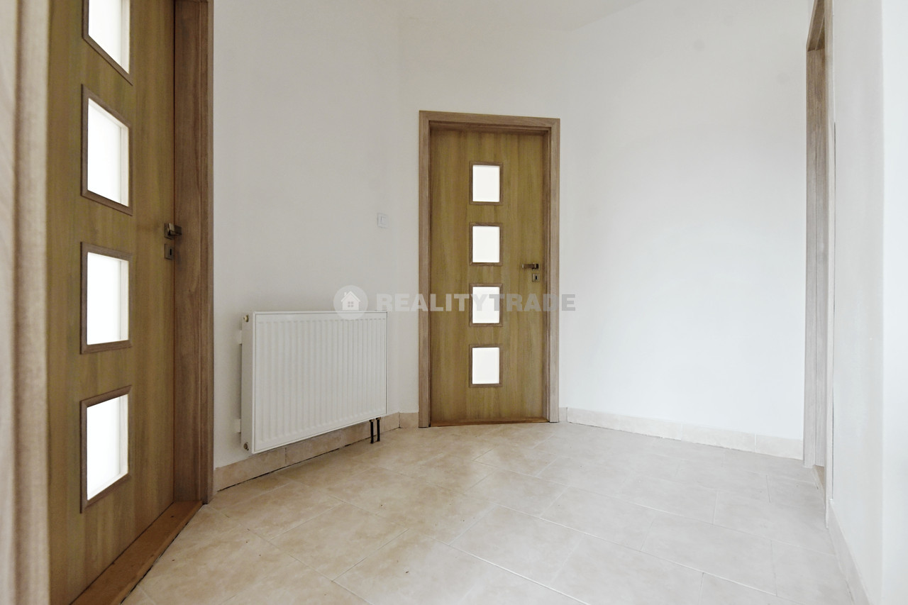 PRONÁJEM PĚKNÉHO, VELKÉHO BYTU 3+KK, 109 M2 V 1NP RD (PODKROVÍ) , MILEJOVICE, OKRES STRAKONICE, WWW.REALITYTRADE.CZ - TEL.: 602 271 334, E-MAIL: STRBACKA@REALITYTRADE.CZ
