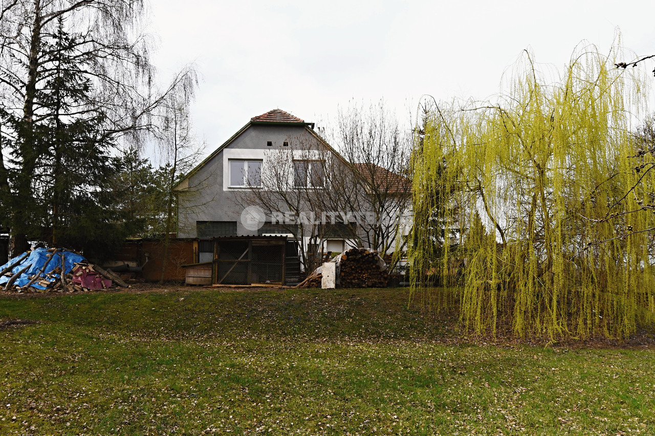 PRONÁJEM PĚKNÉHO, VELKÉHO BYTU 3+KK, 109 M2 V 1NP RD (PODKROVÍ) , MILEJOVICE, OKRES STRAKONICE, WWW.REALITYTRADE.CZ - TEL.: 602 271 334, E-MAIL: STRBACKA@REALITYTRADE.C