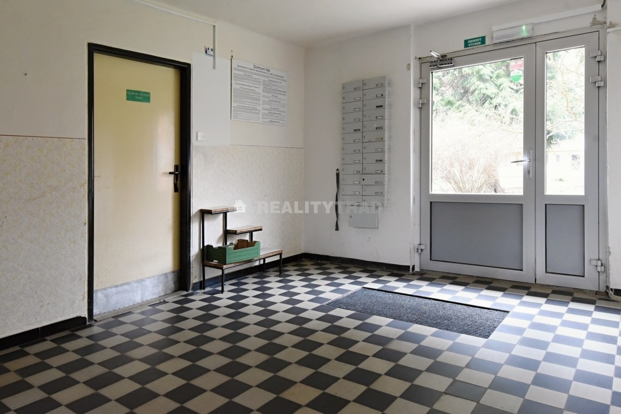 PRODEJ BYTU 3+1 S BALKONEM A VÝTAHEM, 61,5 M2, V PŮVODNÍM STAVU, STRAKONICE - WWW.REALITYTRADE.CZ - TEL:: 602 271 335 - E-MAIL: STRBACKA@REALITYTRADE.CZ