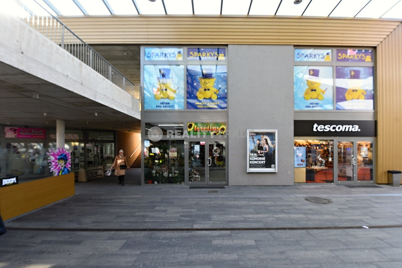 PRONÁJEM OBCHODNÍÍHO PROSTORU 58,23 M2, V PASÁŽI O