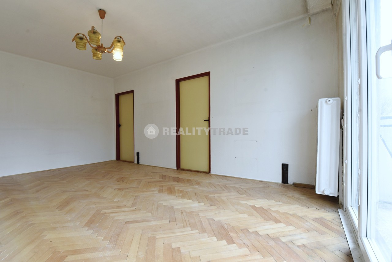 PRODEJ BYTU 3+1 S BALKONEM A VÝTAHEM, 61,5 M2, V PŮVODNÍM STAVU, STRAKONICE - WWW.REALITYTRADE.CZ - TEL:: 602 271 335 - E-MAIL: STRBACKA@REALITYTRADE.CZ