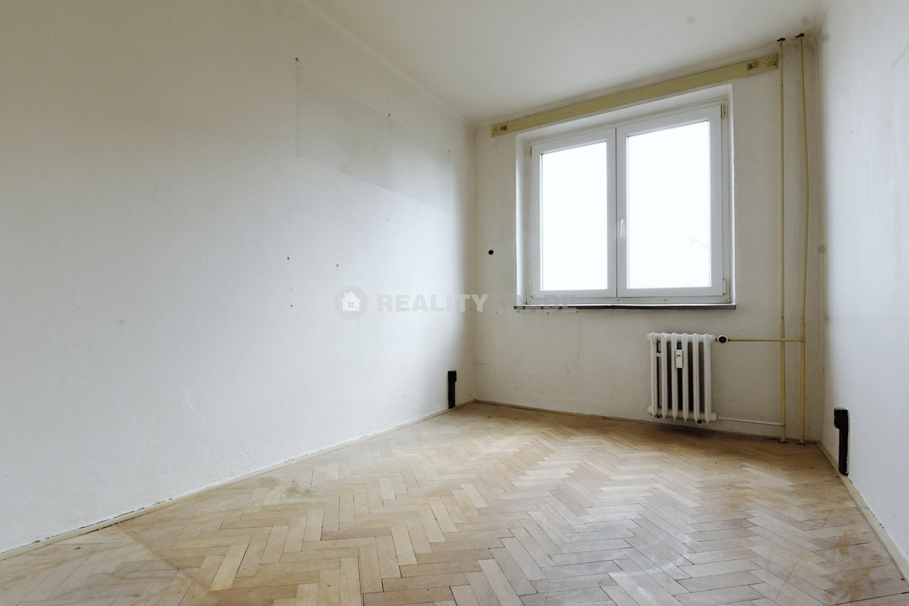PRODEJ BYTU 3+1 S BALKONEM A VÝTAHEM, 61,5 M2, V PŮVODNÍM STAVU, STRAKONICE - WWW.REALITYTRADE.CZ - TEL:: 602 271 335 - E-MAIL: STRBACKA@REALITYTRADE.CZ