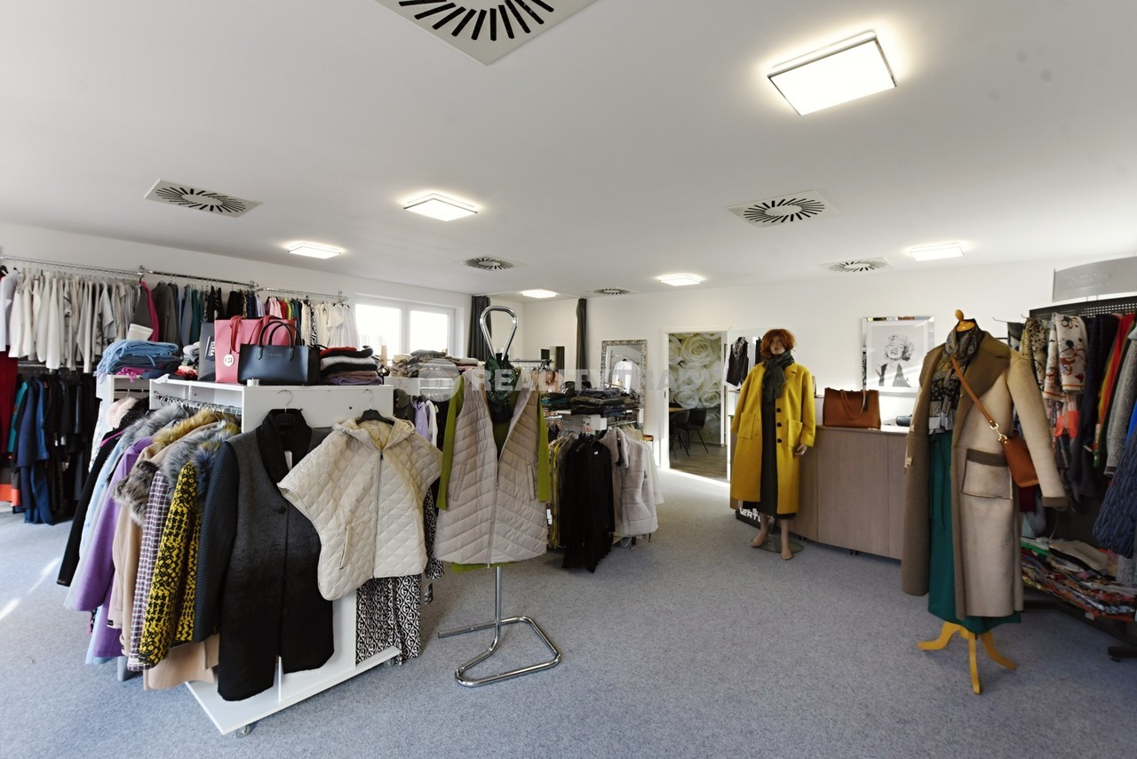 PRONÁJEM KOMERČNÍHO PROSTORU 194,4 M2 S VELKOU TER