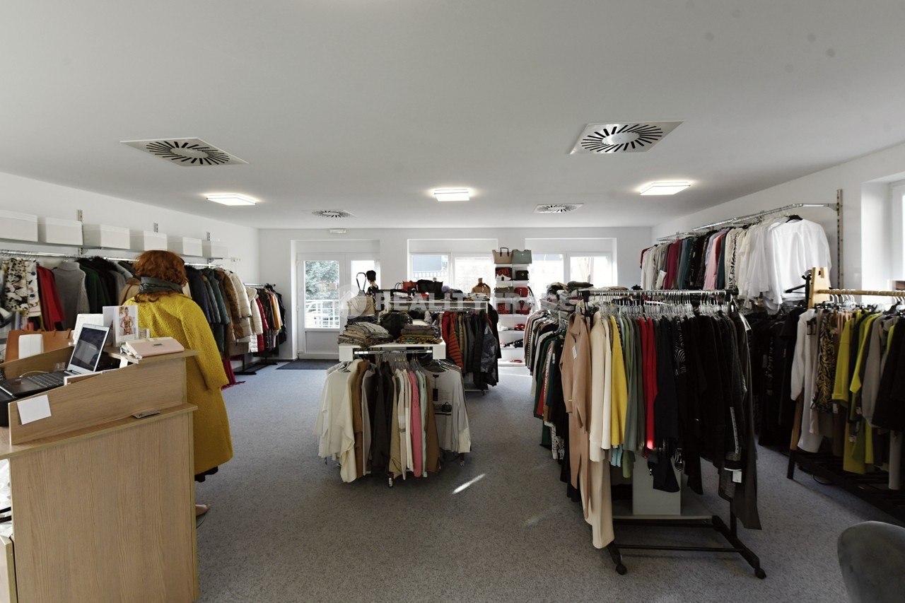 PRONÁJEM KOMERČNÍHO PROSTORU 194,4 M2 S VELKOU TER